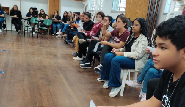 Derdic recebe colaboradores da Caixa Consórcio em ação de voluntariado com alunos surdos