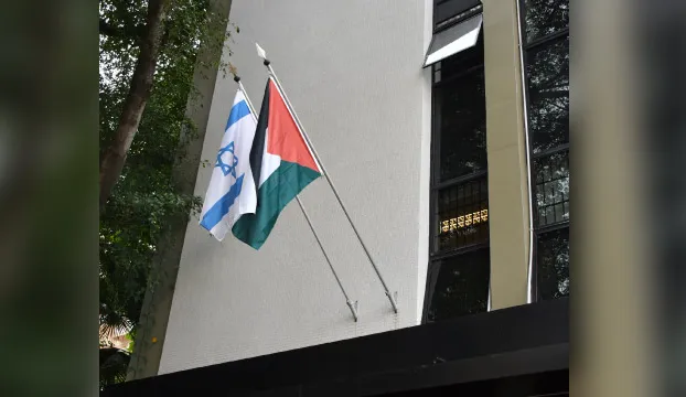 Solidariedade: FUNDASP hasteia bandeiras da Palestina e Israel em sua fachada, por 24 hrs