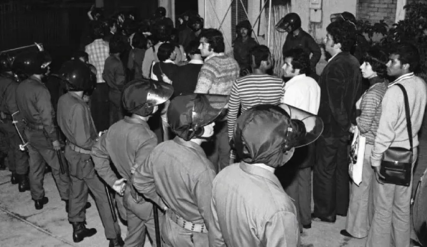 Resistir-na-história